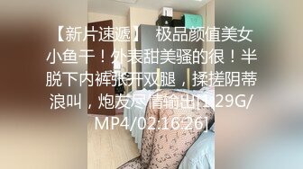 高颜值清纯‘校花’CD小乔，学生妹服装让直男欲罢不能爱上小乔的鸡巴 舔不腻，插小乔和被小乔插射 刺激死了！