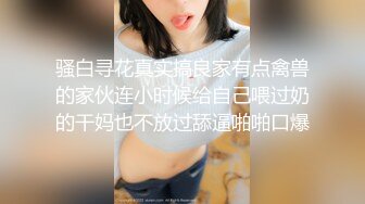 万圣节小丑在马戏表演后他妈的 - Mister Cox Productions (ph614a55800563c)