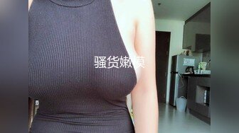 美乳淫荡女孩被多人轮操