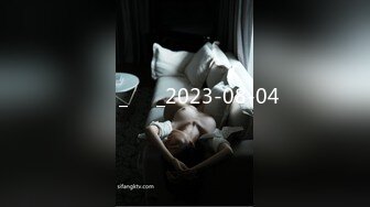 热辣牛仔短裤人妖美乳性感撸管吃几把温柔酮体上位掰开屁股插入菊花