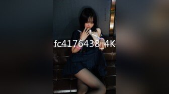 Stripchat站，淫荡骚女【qingqing】空姐制服诱惑，菊花骚穴双洞齐开，再加大黑牛，骑乘深插高潮喷水