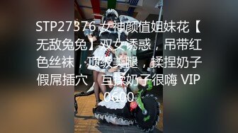 国内厕拍大神潜入商场隔板女厕近距离偷拍美女尿尿卖场售货员用手把痔疮塞回屁眼里4K高清无水印