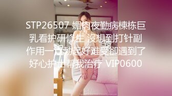 孤独的妻子娱乐自己与肛门游戏与一个假阳具 (ph6274c848b134c)