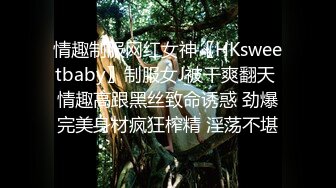 3P双龙白嫩骚受射完不满足接着继续操