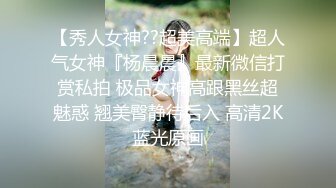 害羞的00后小女友