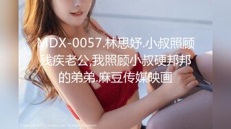 商场女厕全景偷拍15位妆容精致的小姐姐 (3)