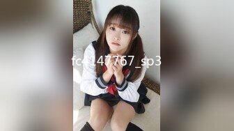 三女两男18嫩妹群P激情大战，排成一排翘起屁股美穴，按头深喉轮流口交，扶着屁股后入猛操，手指扣穴揉搓阴蒂