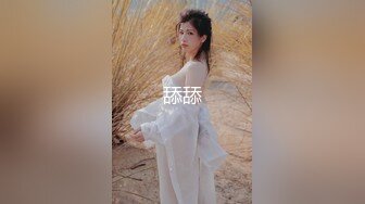 STP29834 新人下海尤物美少妇！性感短裤跪着吃屌！翘起屁股求操，扶细腰后入猛怼，不尽兴跳蛋自慰 VIP0600